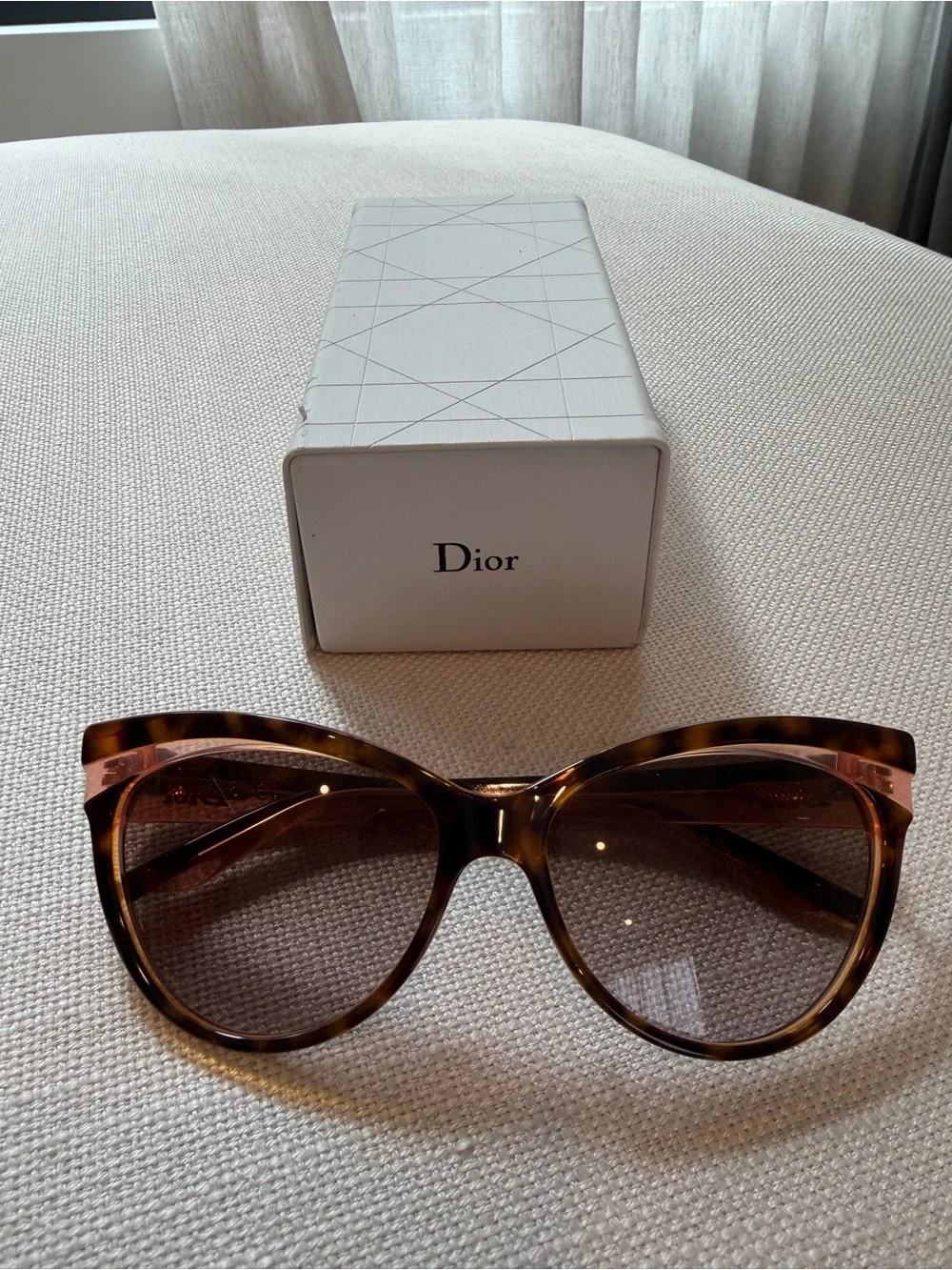 Dior Tortoiseshell and Pink Cat-Eye Sunglasses - Brown Lenses